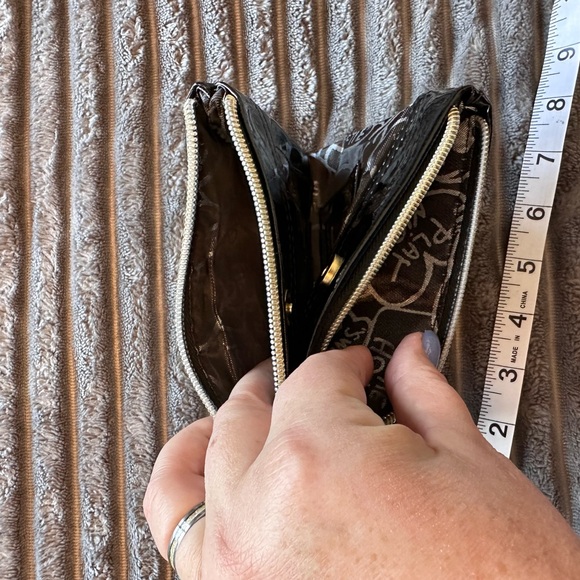 Betsey Johnson Wristlet, like new - Picture 3 of 6